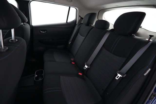 2025 Nissan LEAF — photo 17 of 18