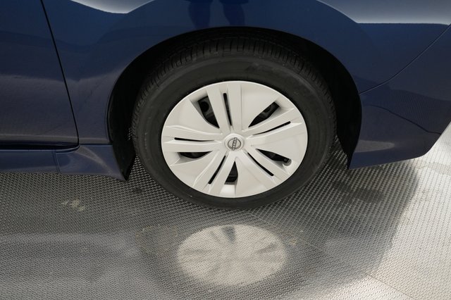2025 Nissan LEAF — photo 13 of 18