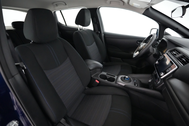 2025 Nissan LEAF