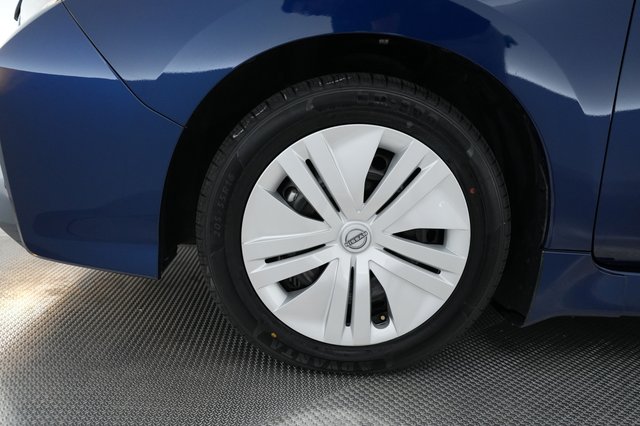2025 Nissan LEAF — photo 16 of 22