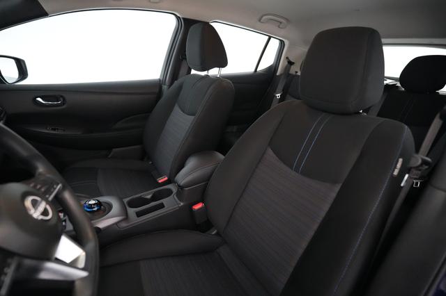 2025 Nissan LEAF — photo 3 of 22