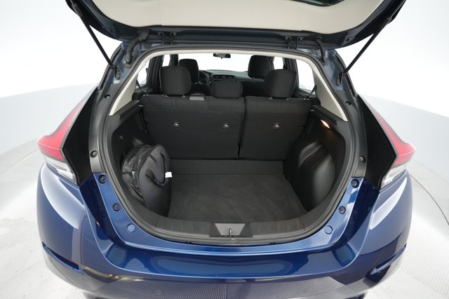2025 Nissan LEAF — photo 6 of 22