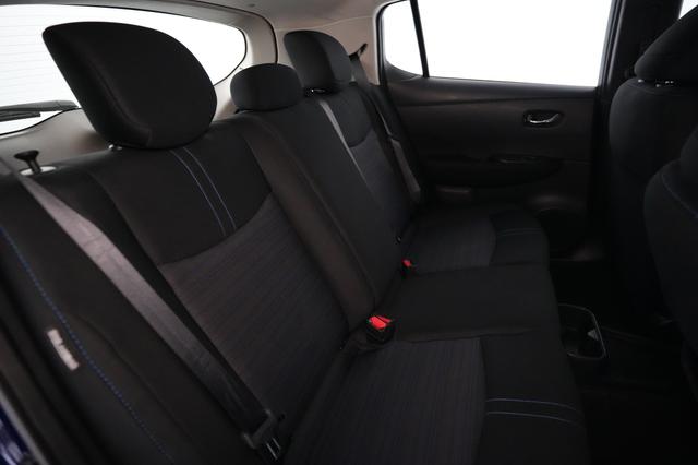 2025 Nissan LEAF — photo 4 of 22