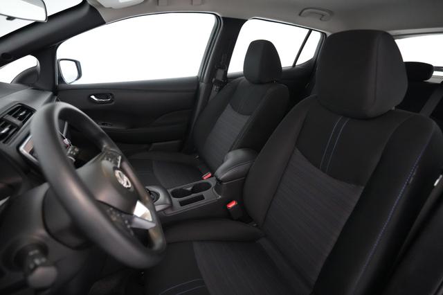 2025 Nissan LEAF — photo 3 of 22
