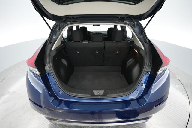 2025 Nissan LEAF — photo 6 of 22