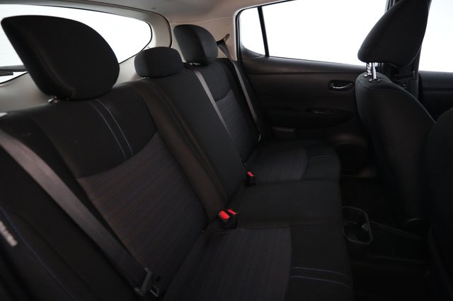 2025 Nissan LEAF — photo 4 of 20