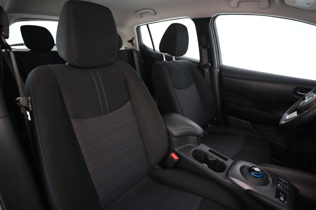 2025 Nissan LEAF — photo 18 of 20