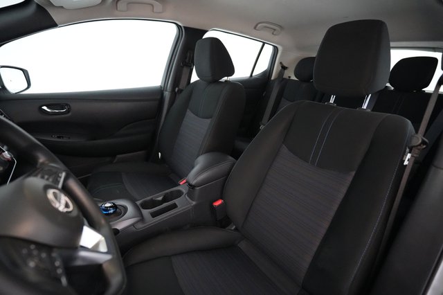2025 Nissan LEAF — photo 3 of 20
