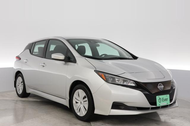2025 Nissan LEAF — photo 10 of 20