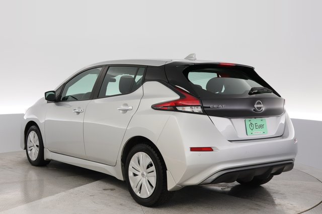 2025 Nissan LEAF — photo 13 of 20