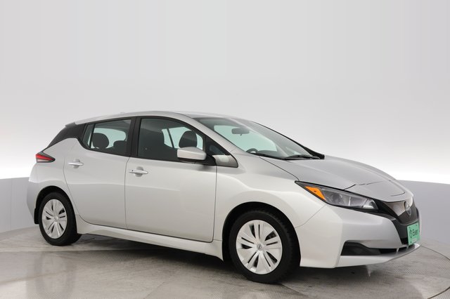 2025 Nissan LEAF — photo 11 of 20