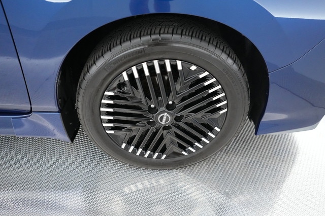 2025 Nissan LEAF