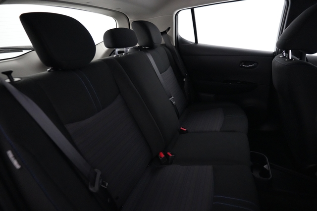 2025 Nissan LEAF