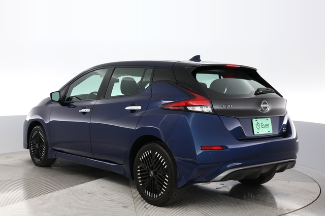 2025 Nissan LEAF