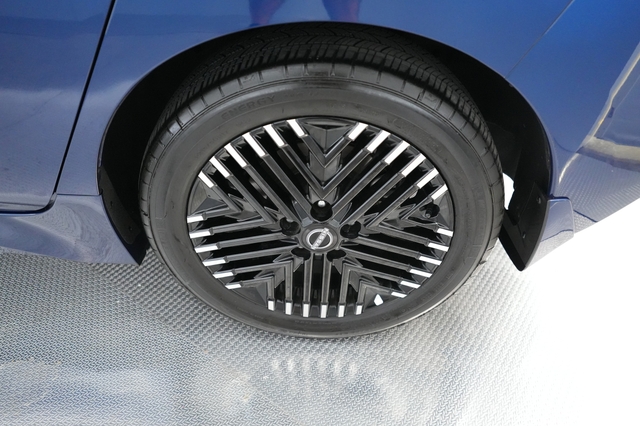 2025 Nissan LEAF