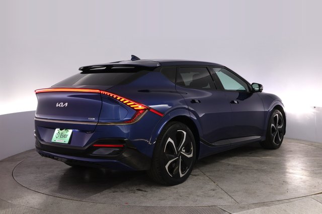2023 Kia EV6 — photo 2 of 24