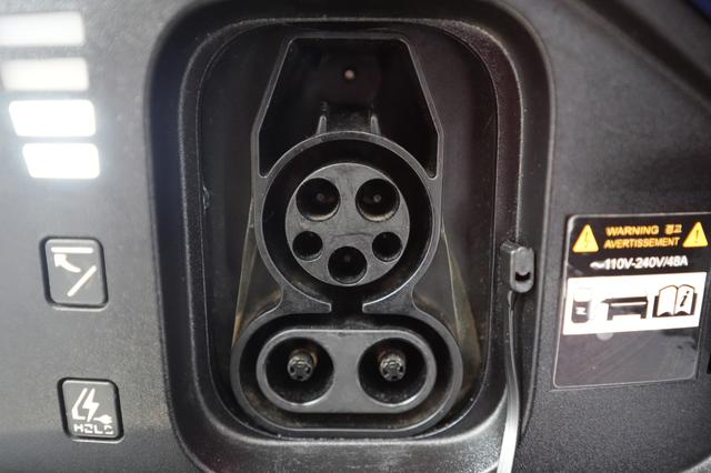 2023 Kia EV6 — photo 8 of 24