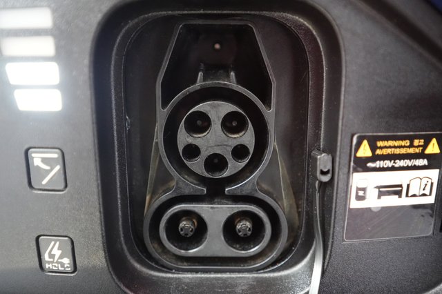 2023 Kia EV6 — photo 8 of 24