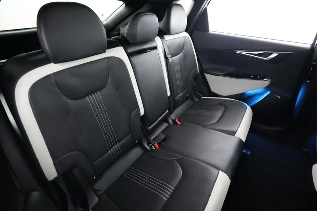 2023 Kia EV6 — photo 4 of 24