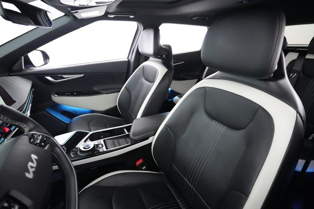 2023 Kia EV6 — photo 3 of 24