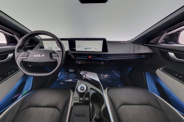 2023 Kia EV6 — photo 21 of 24