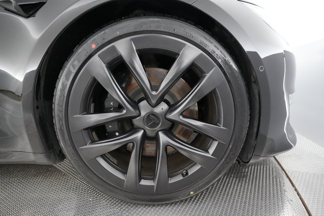 2022 Tesla Model S — photo 14 of 23