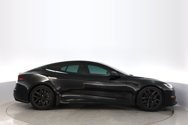 2022 Tesla Model S — photo 10 of 23