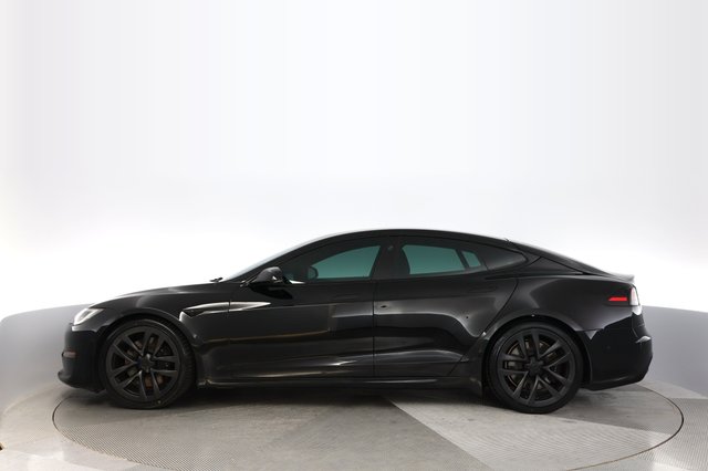 2022 Tesla Model S — photo 12 of 23