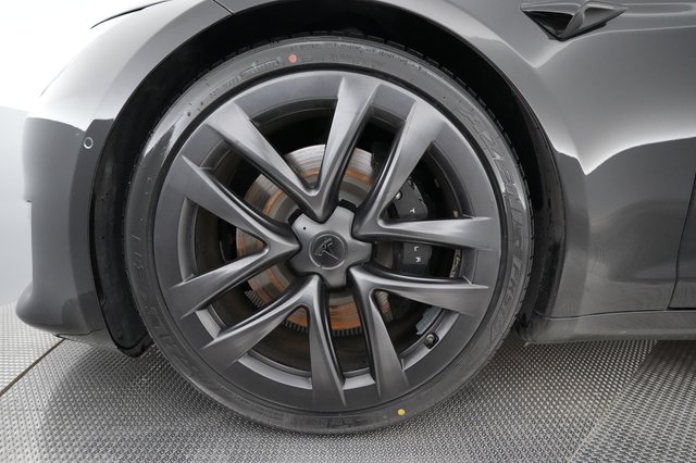 2022 Tesla Model S — photo 13 of 23