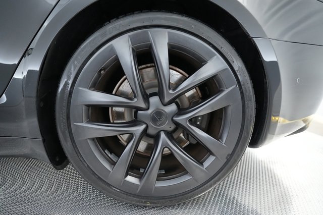 2022 Tesla Model S — photo 7 of 23