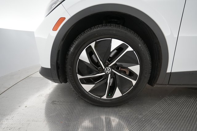 2022 Volkswagen ID.4 — photo 14 of 20