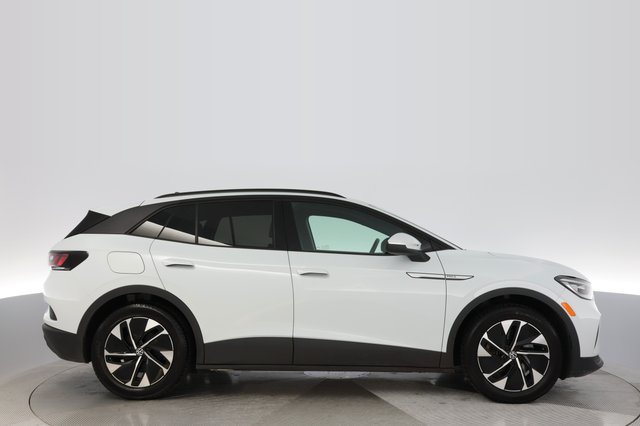 2022 Volkswagen ID.4 — photo 10 of 20