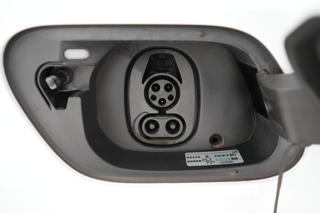 2022 Volkswagen ID.4 — photo 8 of 20