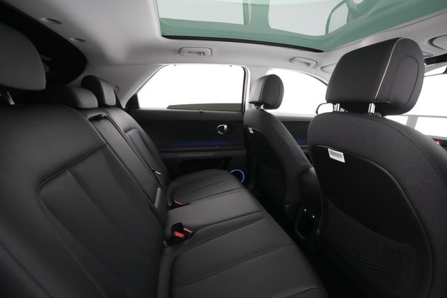 2023 Hyundai IONIQ 5 — photo 3 of 26