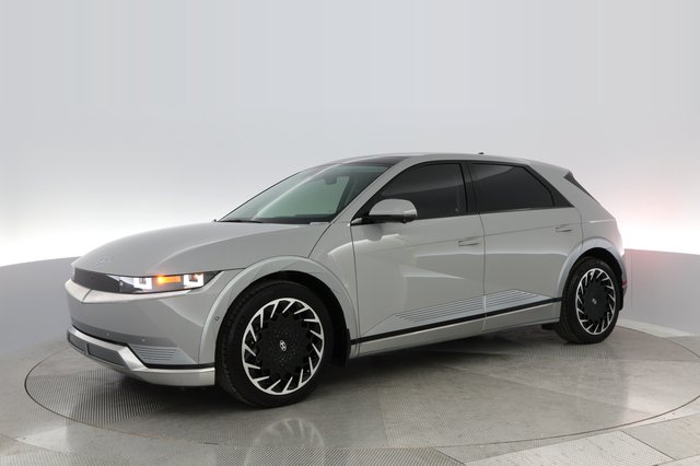 2023 Hyundai IONIQ 5 — photo 11 of 26