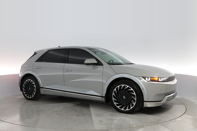 2023 Hyundai IONIQ 5 — photo 7 of 26