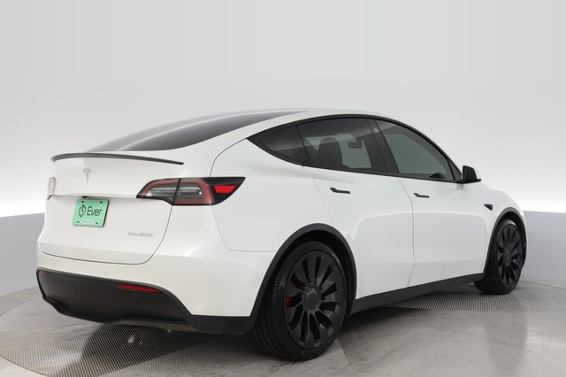 2022 Tesla Model Y — photo 2 of 24
