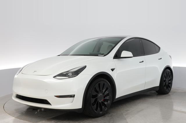 2022 Tesla Model Y — VIN 7SAYGDEF6NF467633