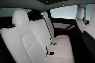 2022 Tesla Model Y — photo 4 of 26
