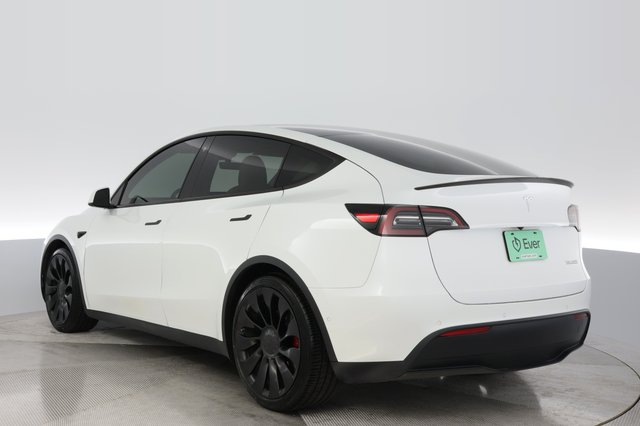 2022 Tesla Model Y — photo 11 of 24