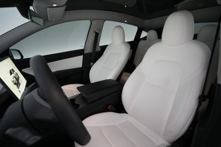 2022 Tesla Model Y — photo 3 of 26