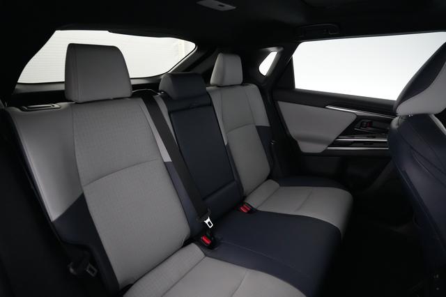 2023 Subaru Solterra — photo 4 of 22