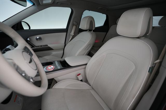 2023 Genesis GV60 — photo 3 of 19