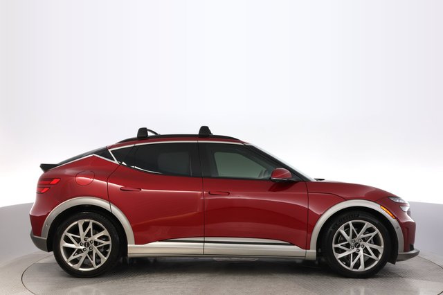 2023 Genesis GV60 — photo 10 of 19