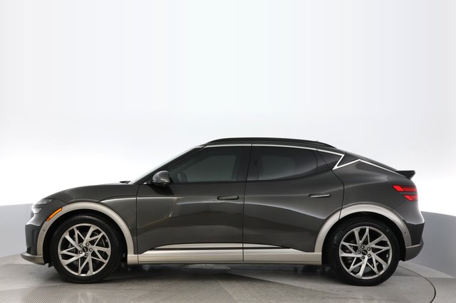 2023 Genesis GV60 — photo 12 of 37