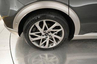2023 Genesis GV60 — photo 7 of 37