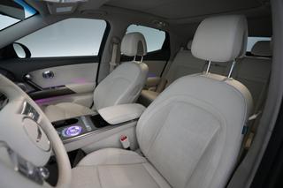 2023 Genesis GV60 — photo 3 of 37