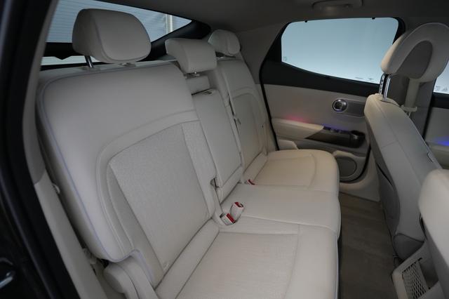 2023 Genesis GV60 — photo 4 of 37