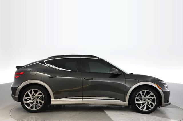 2023 Genesis GV60 — photo 10 of 37