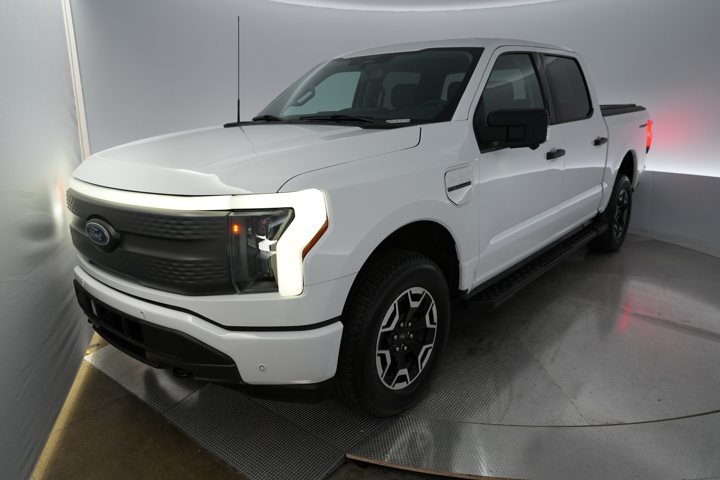 2023 Ford F-150 Lightning XLT